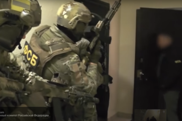 Появилось видео задержания ФСБ военного РФ, подозреваемого в шпионаже в пользу Украины