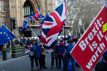 Эксперт оценил сравнение влияния России на Brexit с эффектом Бермудского треугольника
