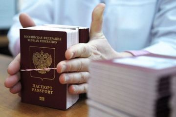 В Киеве рассказали, что произойдет с Донбассом, когда все получат российские паспорта