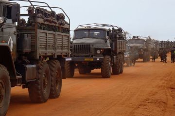 Видео: "Урал" с правым рулем опробовали на угандийском бездорожье