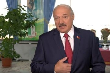 Лукашенко назвал передачу Крыма Украине ошибкой