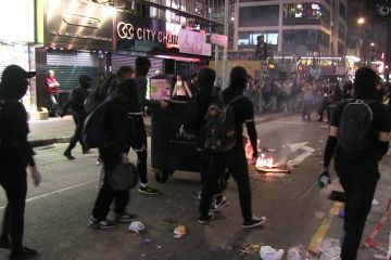 Вандалы разгромили Гонконг после марша протеста