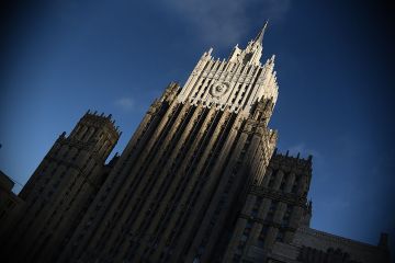 Россия после Путина: молодые дипломаты разочарованы в Западе и не верят в разворот на Восток - опрос