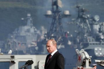 ВМФ РФ сокращается, и несмотря на усилия Путина, США нам не догнать