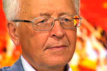 Про голого короля или про российскую экономику, которая не растёт, а падает .