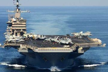 Судороги гегемона: США остались без авианосцев