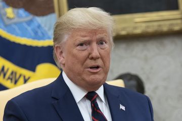 «Конкретные симптомы тяжелой патологии» - Трампа хотят переместить из Белого дома прямо в психлечебницу