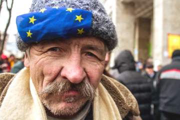 Набитые людьми автобусы направляются в Киев для организации нового Майдана