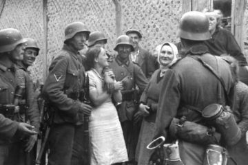 Где в СССР немецких оккупантов встречали с радостью