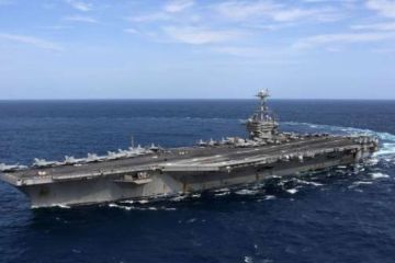 Российский «Спасатель» вызвал панику на борту атомного авианосца США