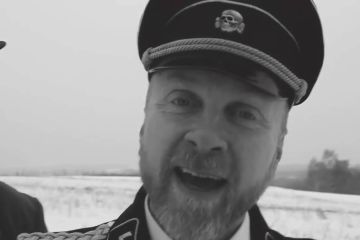 Шоу так шоу: Мухарский обвинил Зеленского в дискредитировании волонтеров и добробатовцев