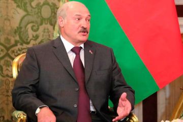 Обложили со всех сторон: Лукашенко испугался скопления военных вокруг Белоруссии