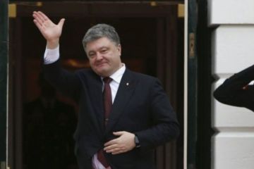 Порошенко платил миллионы за хвалебную заказуху в СМИ и соцсетях