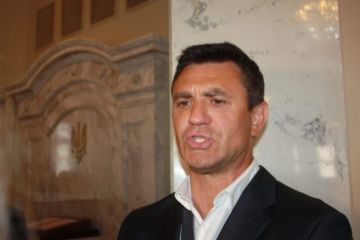 «Слуга народа» назвал «Нацкорпус» раковой опухолью и объявил радикалам войну