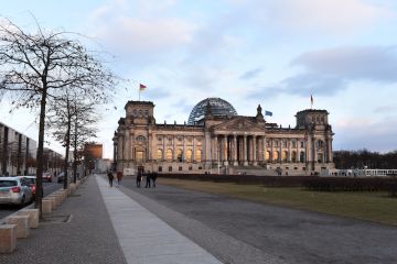 Неутешительный прогноз соратника Меркель: европейские компании останутся наедине с санкциями США