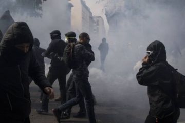 Поколение Z не поверило в справедливость пенсионной реформы и парализовало Францию