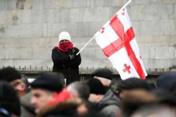 Грузия по примеру Украины хочет призвать "западное трио" для диалога с Россией