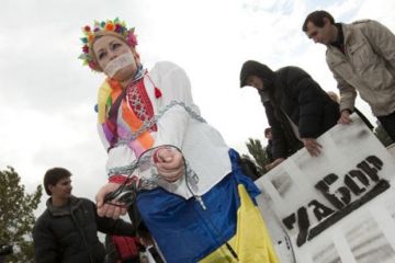 Киев хочет заткнуть СМИ, запретив рассказывать позитивные новости Крыма и Донбасса