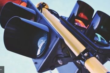 В Конотопе торжественно открыли светофор и осквернили флаг Украины