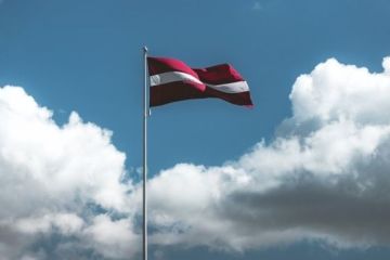 В Латвии перестали присваивать унизительный статус детям неграждан страны