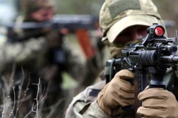 Нацгвардейцы стреляют в спины бойцам ВСУ