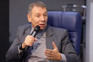 Марков о новогоднем спиче Зеленского: Президент Голобородько поздравил несуществующую, фантастическую страну