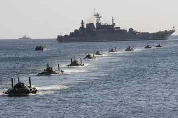 Дандыкин рассказал, как Шойгу использует военную мощь морской пехоты РФ в трех стихиях