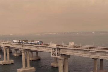 Украинцы зашлись в экстазе из-за полупустых поездов на Крымском мосту