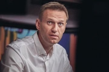 Навальный закрывает глаза на аресты сторонников, публикуя в Сети видео «семейного счастья»