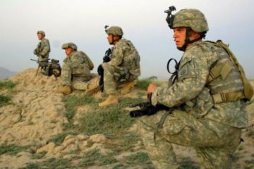 Трех американцев убили на военной базе в Кении