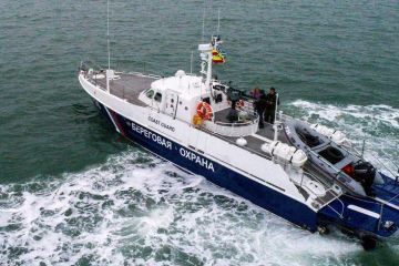 Украинские военные впали в истерику из-за российского катера в Азове