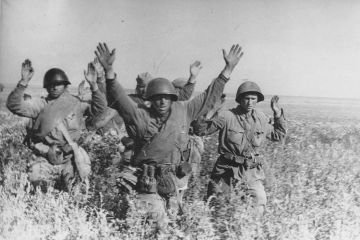 Чем Сталин мотивировал воевать красноармейцев