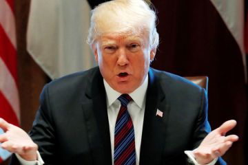 Украинское клеймо импичмента не радует Трампа — глава Белого дома настойчиво затягивает Киев в американские разборки