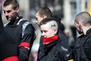 «Бандерштат» и «Валькирия»: украинских детей делают головорезами за государственный счёт