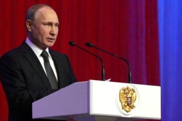 Путин назвал моральными уродами противников поддержки семей с детьми