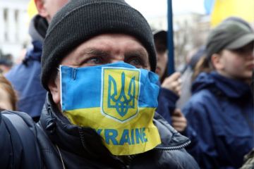 Украина крайне возмущена: британская полиция приравняла тризуб к символам террористов