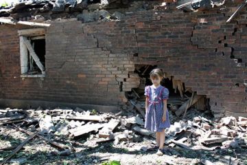 Политика ЕС запрещает поддержку жителей Донбасса, но позволяет спонсировать войну - немцам показали, куда идут их налоги