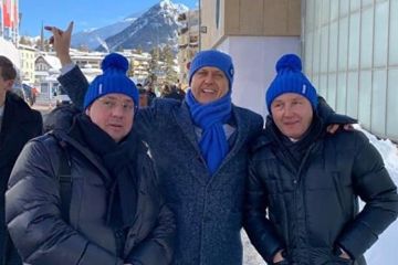 В Давосе решили защитить бесплатные шапки от украинских политиков