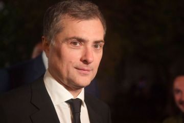 «Медитировать он будет на руинах»: в сети обсуждают отставку Суркова