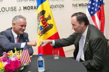 США согласны спонсировать даже преступников, лишь бы антироссийских