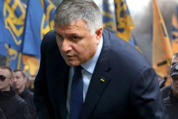 Зеленский готов низвергнуть «серого кардинала» Украины