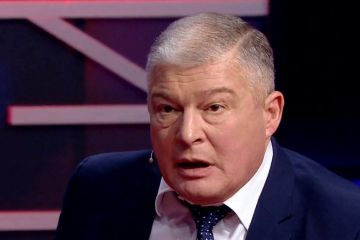 «Сознательный идиот»: Евгений Червоненко резко высказался о премьер-министре Украины