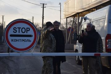 Идеолог цветных революций международного класса объявился на Донбассе