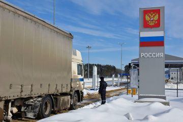 Белоруссия обвинила россиян в провозе санкционных товаров через границу