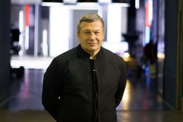 Эфир Владимира Соловьёва едва не закончился дракой гостей студии