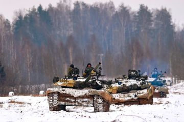 Жители Украины заметили направляющихся в сторону Донбасса колонну военных без опознавательных знаков