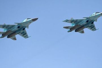 На Дальнем Востоке Су-34 на учениях взлетели на высоту 17 километров