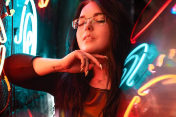 "Там зарплата 300, коммуналка 400". Что поражает ирландку после переезда в Москву