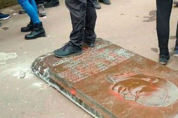 Бургомистры вместо маршалов: как насаждают нацизм на Украине