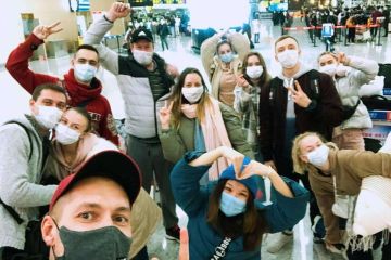 Ни теста на вирус, ни проверок: украинцы рассказали, как в Киеве встречают рейсы из Китая